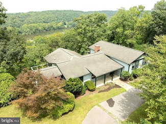 188 Crestview Dr, Harpers Ferry, WV 25425