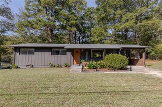 111 Robinhood Dr, Woodstock, GA 30188