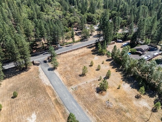 249 Deruyte Way, Rogue River, OR 97537