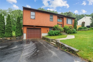 2 Birch St, Johnston, RI 02919