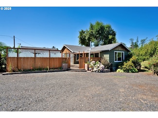 85131 Cloverdale Rd, Creswell, OR 97426