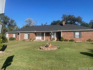 1104 N Main St, Stuttgart, AR 72160