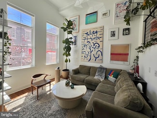 621 Mcclellan St, Philadelphia, PA 19148