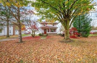 422 6th St, Fremont, OH 43420