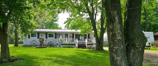 225 Myers Rd, Lapeer, MI 48446