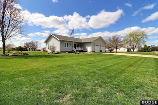 621 W 8th St, North Bend, NE 68649