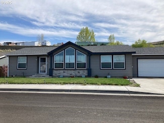 3092 SW River View Dr, Pendleton, OR 97801