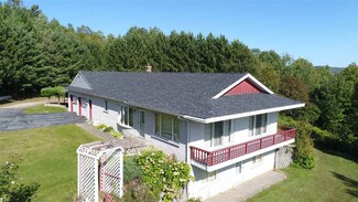 172 Cloutier Dr, Stark, NH 03582
