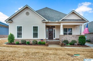 6448 Midtowne Ln NW, Huntsville, AL 35806