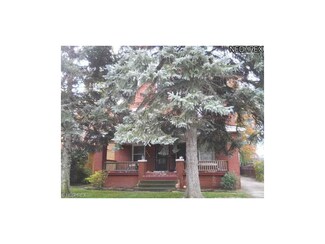 3870 Washington Park Blvd, Newburgh Heights, OH 44105