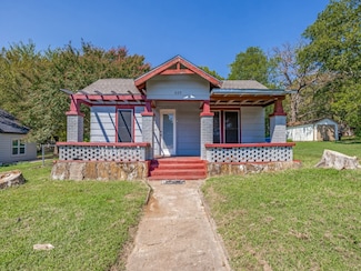 609 E Monterey St, Denison, TX 75021