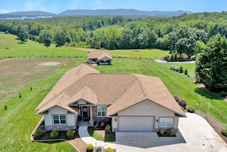 2434 Bluewater Dr, Moneta, VA 24121