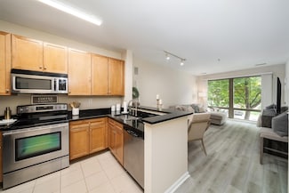 24 Avenue at Port Imperial Unit 112, West New York, NJ 07093