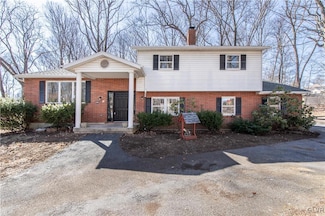 3238 Woodlea Rd, Orefield, PA 18069