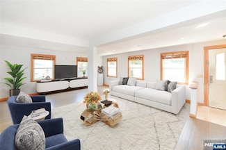 93 Copley Ave, Teaneck, NJ 07666