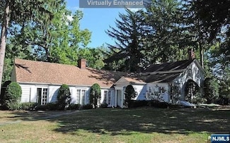 2 Chestnut Ridge Rd, Saddle River, NJ 07458