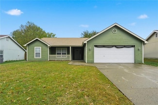 617 N Salsbury Ct, Lawrence, KS 66049