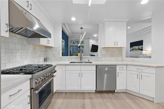 11847 Laurelwood Dr Unit 105, Studio City, CA 91604
