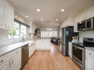1833 Wintergreen Glen, Escondido, CA 92026