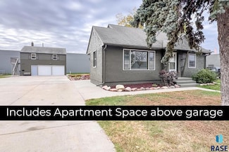 1221 E 12th St, Sioux Falls, SD 57103
