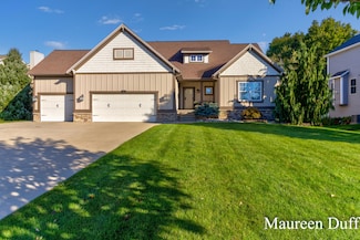 76 Meadows Dr Unit 26, Norton Shores, MI 49444
