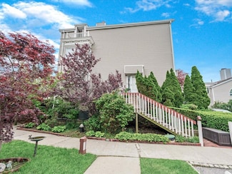 12 Deepwater Way Unit 31, Bronx, NY 10464