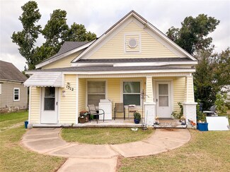 1312 N Market Ave, Shawnee, OK 74801