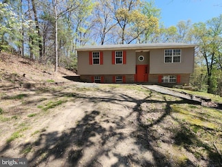 370 Thunderbird Dr, Lusby, MD 20657