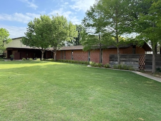 1408 Borger St, Plainview, TX 79072