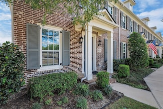 8886 Ice House Dr, North Richland Hills, TX 76180