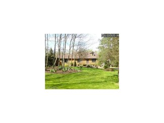 8037 State Route 305, Garrettsville, OH 44231