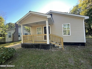 602 Stetson St, Clinton, NC 28328