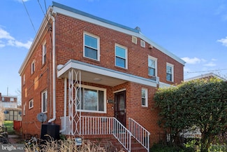 658 Nicholson St NE, Washington, DC 20011