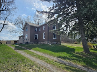 1046 E Hinchman Rd, Berrien Springs, MI 49103