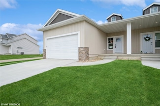 2375 Bluegrass St, Marion, IA 52302
