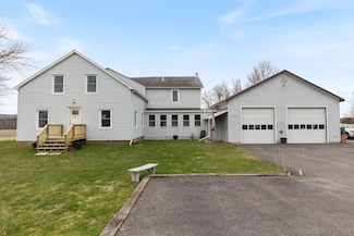 742 Bronson Rd, Saint Albans, VT 05478