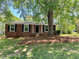 1031 Shalimar Dr, Winston Salem, NC 27107