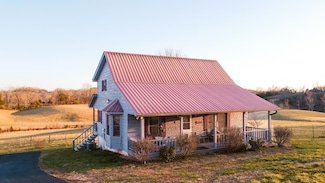 1393 Jones Chapel Rd, Byrdstown, TN 38549