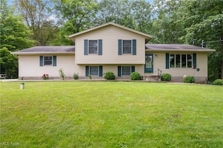 17747 Warwick Rd, Marshallville, OH 44645