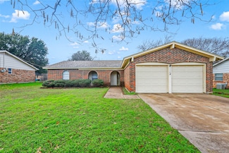 1116 Johnson St, Benbrook, TX 76126