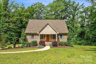 845 Montgomery Ct, Walnut Cove, NC 27052
