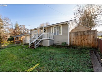 712 NE Laurance St, Myrtle Creek, OR 97457