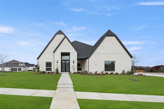 1123 E Hidden Lakes Dr, Desoto, TX 75115