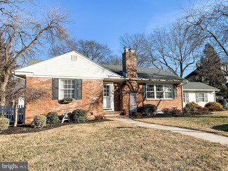 320 Lees Ln, Collingswood, NJ 08108