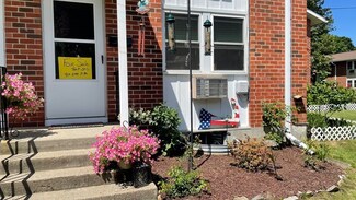 42 Manor Ct Unit 42, Springfield, MA 01118