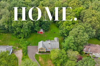 312 Towne House Rd, Fairfield, CT 06824