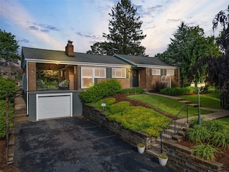 16 Crest Dr, Pittsburgh, PA 15215