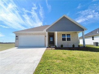 1803 E Hudson Dr, Siloam Springs, AR 72761