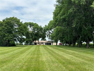 22261 141st St, Perry, IA 50220
