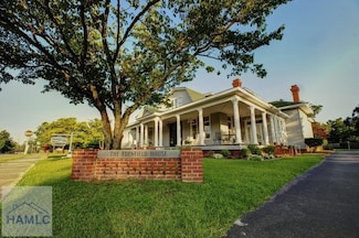 426 W Church St, Sandersville, GA 31082